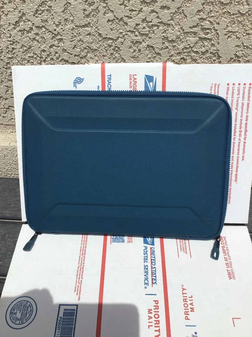 Thule computer case cover great used conditions